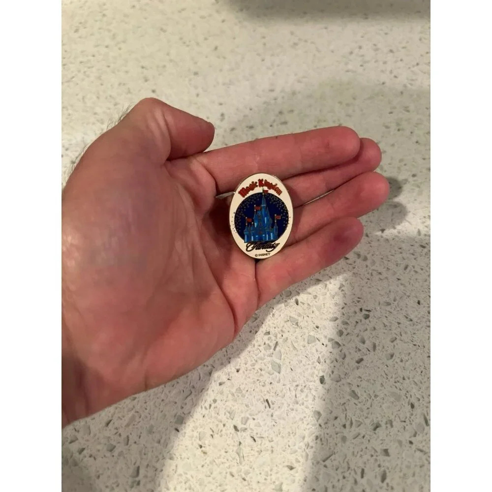 Magic Kingdom Cast Member Fantasy Disney Trading pin (g7)